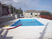 ultimazione riempimento piscina prefabbricata a ragusa costruzione piscine ragusa 